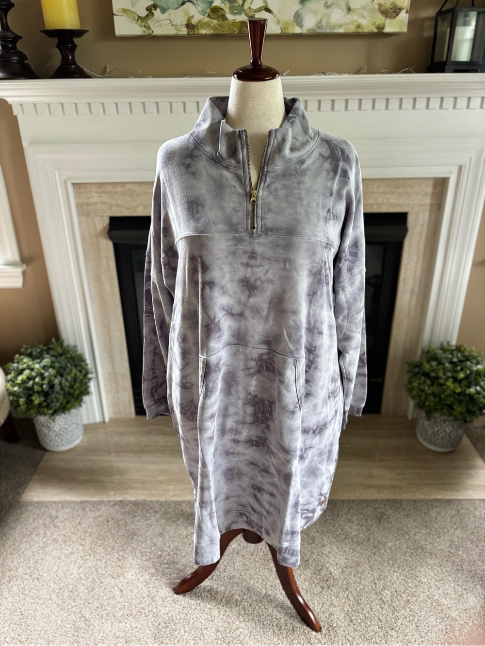 *NEW* LIVI Plus Size 1/4 Zip Pullover Activewear - Size 26/28